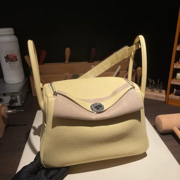 Clemence Jaune Poussin 1Z