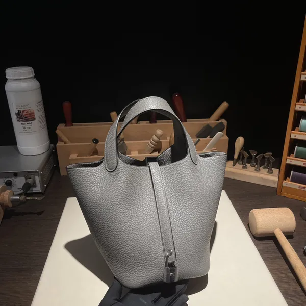 Clemence Gris Meyer 0L