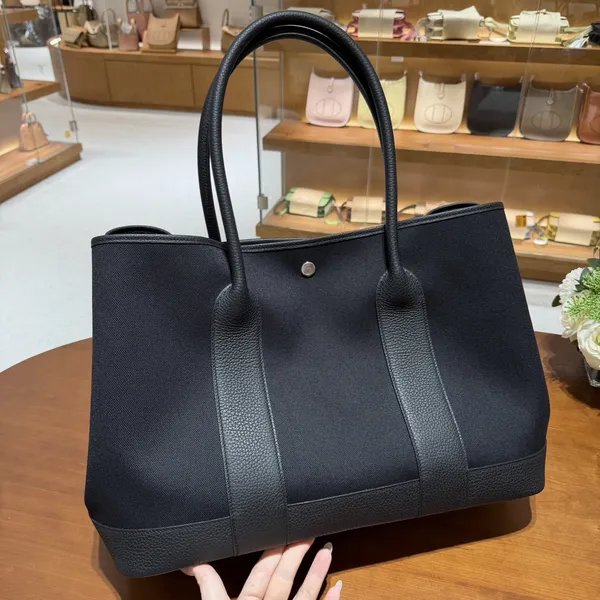 41 Ntogo Black 89