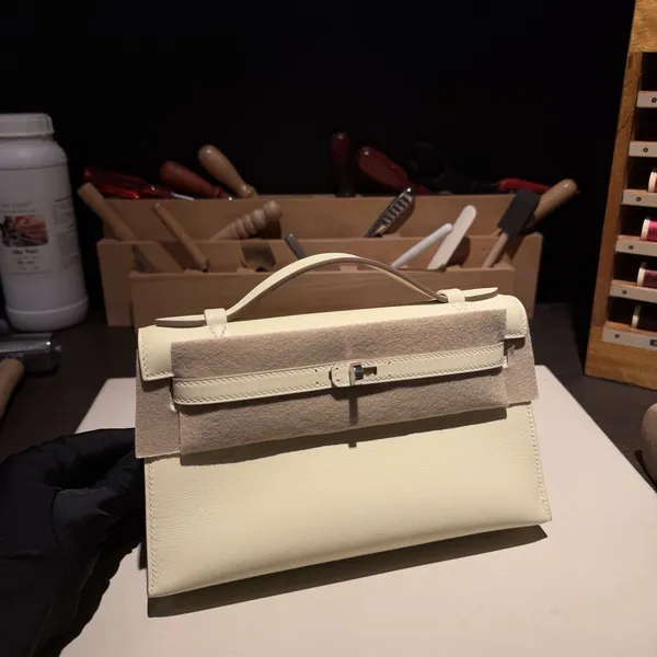 Pochette Swift Jaune Milton i8